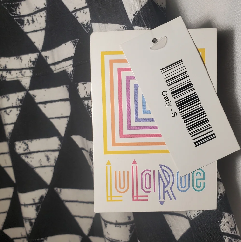 NWT LuLaRoe Carly Black & White Triangles Unicorn Small - Picture 6 of 10